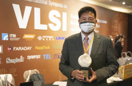 leyu体育官网光电董事长彭双浪荣获潘文渊文教基金会 ERSO Award
